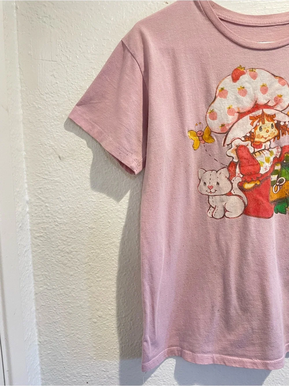 🍓 80s Retro Strawberry Shortcake Pink Graphic Tee 🍰 Girls XL / Fits Adult S